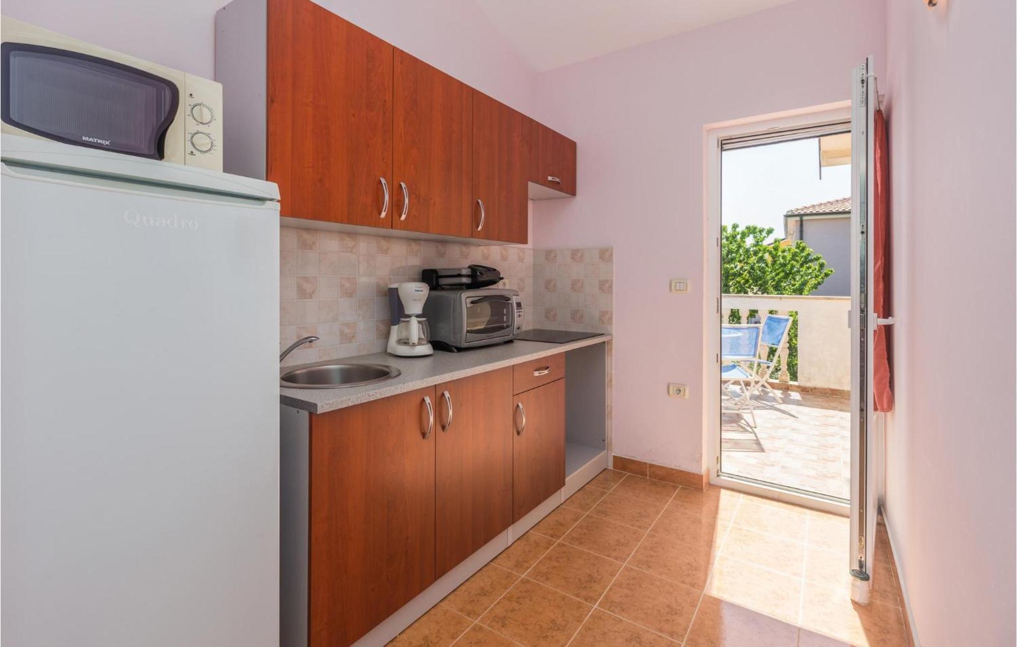 Nice Apartment In Kastel With Kitchen Exterior foto